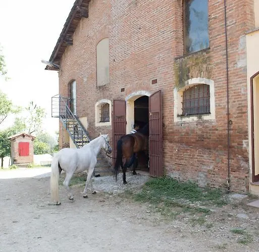 Montevecchio Isolani Lantgård *