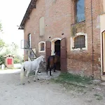 Montevecchio Isolani Alloggio per agriturismo *