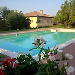Alloggio per agriturismo Montevecchio Isolani *